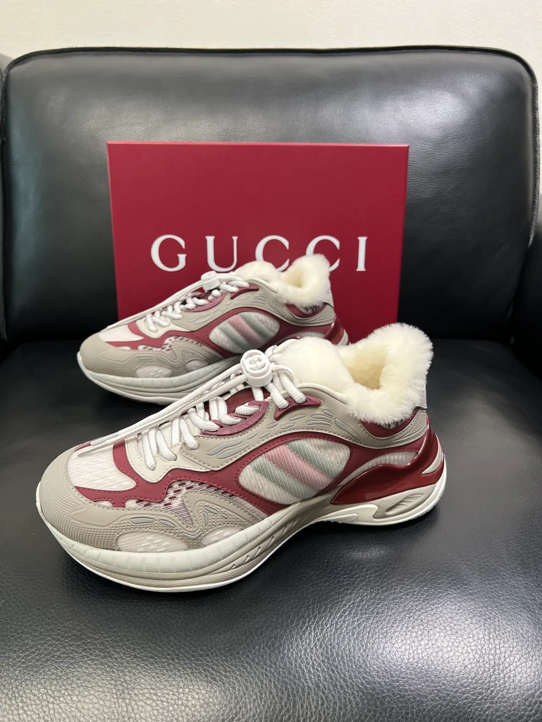 Men's shoes 💰980 Gucci high quality top crafts Gucci counter new original configuration, imported Italian cowhide fabric, imported wool lining cowhide pad, breathable and comfortable, sole: original factory special supply original sole super comfortable, original factory and single goods, welcome to compare, code number 39-44 (customized 38 45)